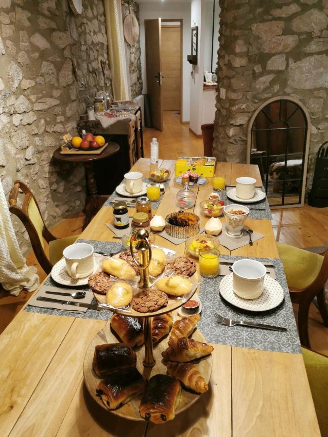 Hotel La Petite Chapelle Font-Romeu-Odeillo-Via Zewnętrze zdjęcie