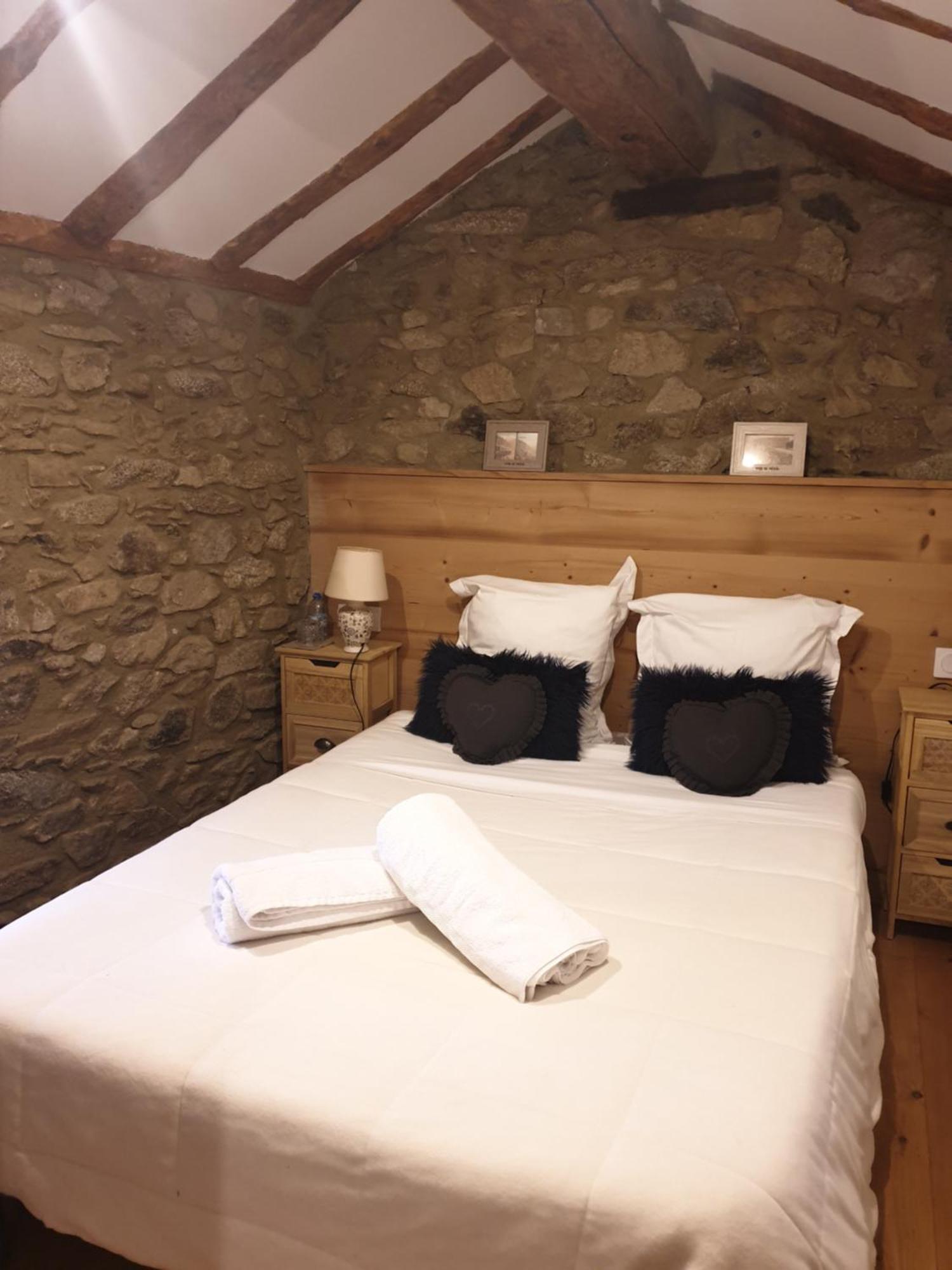 Hotel La Petite Chapelle Font-Romeu-Odeillo-Via Zewnętrze zdjęcie
